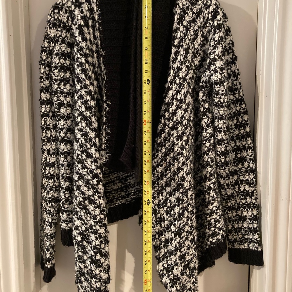 LOFT Black & White Knit Poncho Like Sweater w Sleeves. - Picture 5 of 5